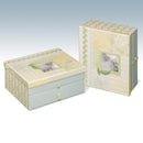 C.R. Gibson Baby's Keepsake Chest Box 31x26x14 cm Sweet Pea